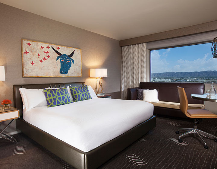 Kimpton Hotel Palomar Phoenix King Guestroom prior to renovation